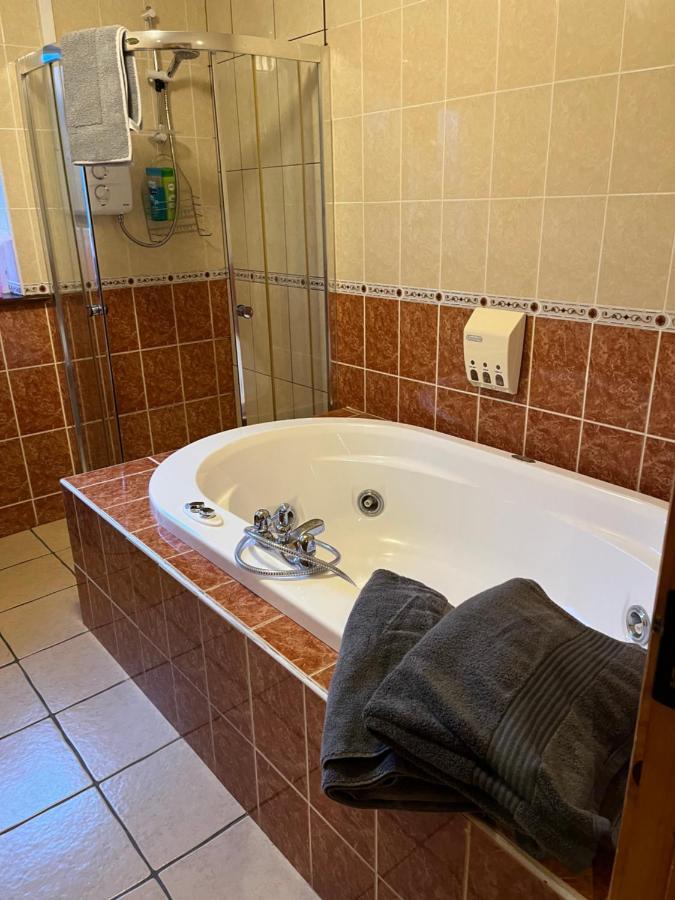 Douglasha House V93RX64 Fossa Eksteriør billede